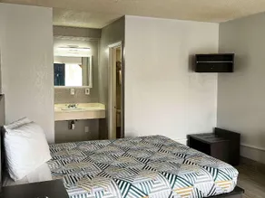 Days Inn Cordele - Image 3