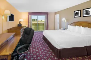 Days Inn by Wyndham Toledo - Image 4