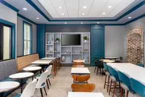Hampton Inn Savannah-Historic District - Image 2