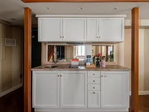 Camperio House Suites & Apartments - Image 2