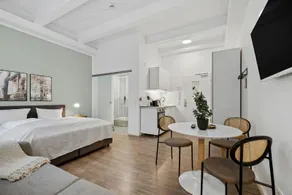 Living on Easystreet - Image 4