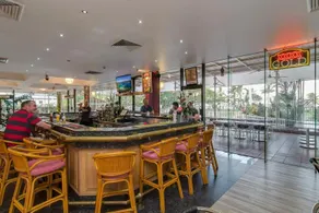 Acacia Court Hotel - Image 4