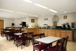 Days Inn by Wyndham Kent 84th Ave - Image 2