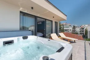 Seven Seas Residence - Image 4