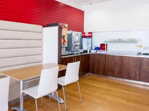 Travelodge London Kew Bridge Hotel - Image 2