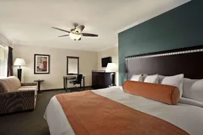 Travelodge by Wyndham Santa Maria - Image 3