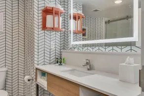 Holiday Inn Express & Sui Destin-Miramar Beach - Image 2
