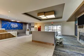 La Quinta Inn & Suites Ardmore Central - Image 4