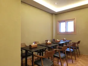 Carlton Hotel - Image 4