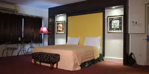 The Canal Hotel - Image 4