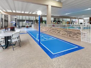 Quality Inn & Suites - Image 4