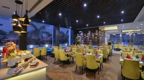 Hotel Royale Regent - Image 2