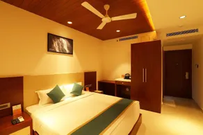 Hotel Great Jubilee - Image 2