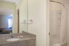 Days Inn by Wyndham Wichita West Near Airport - Image 3