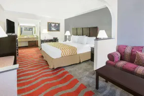 Travelodge By Wyndham Norman - Image 5
