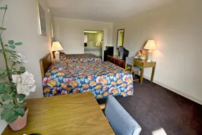 Americas Best Value Inn - Image 4