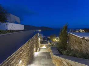 Far Out Hotel & Spa - Image 5