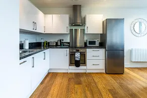 Celador Apartments - Sussex House Serviced Apartments - Image 3