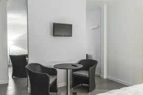 Tag Hotel - Image 5