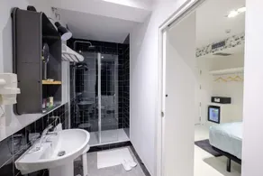 Cosmov Bilbao Hotel - Image 4