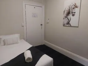 Imperial Hotel Singleton - Image 2