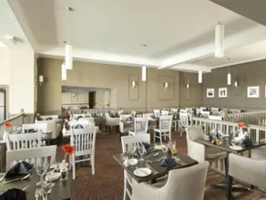 Ship and Castle Hotel - Image 3
