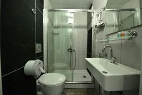 HIRANDE HOTEL - Image 5