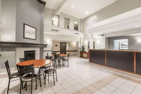 Super 8 by Wyndham Sainte Agathe des Monts - Image 5