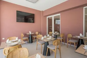 Tarra Seaside Hotel - Image 4