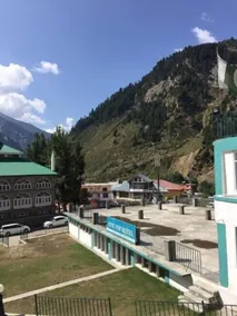 Pine Top Hotels Naran - Image 3