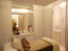 The Michelangelo Hotel - Image 3