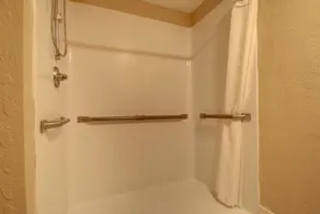 Key West Inn Baxley - Image 2
