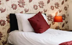 Four Oaks Hotel - Image 5