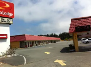 Econo Lodge - Image 5