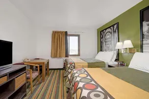 Super 8 by Wyndham Buffalo - Image 2