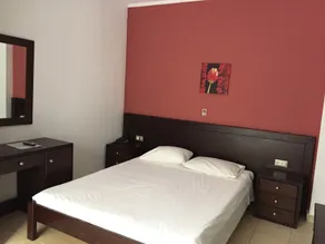 Comfort Hotel - Image 2