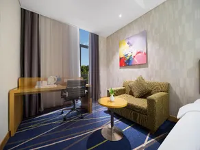 Holiday Inn Express Zhengzhou Airport - Image 3