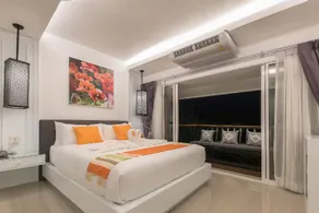 Stay With Hug Poshtel & Activities - Image 3