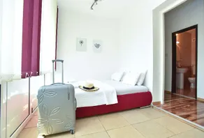 Raymond Apartments - Image 2
