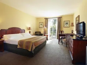 Trianon Old Naples Hotel - Image 3