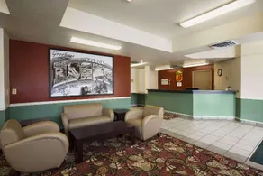 Super 8 by Wyndham Salmon - Image 4