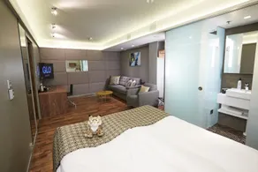 GLO Hotel Airport - Image 3