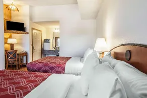 Econo Lodge Inn And Suites Ma - Image 4
