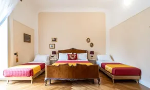 Moon Luxury Rooms & Apartments - Image 3