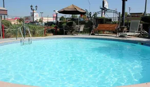Best Budget Inn - Image 5