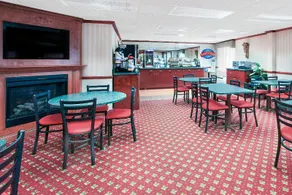 Red Roof Inn Flint - Image 4