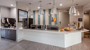 Best Western Plus Airport Inn - Image 3
