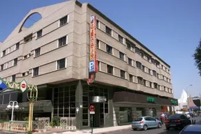 Hotel M.A. Luna Arabial - Image 4