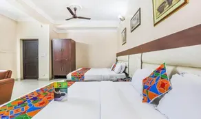 Fabhotel Statiq Inn - Image 4