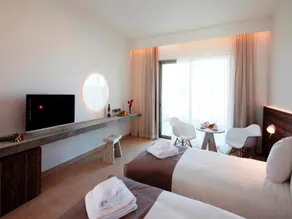 Amphora Hotel & Suites - Image 4